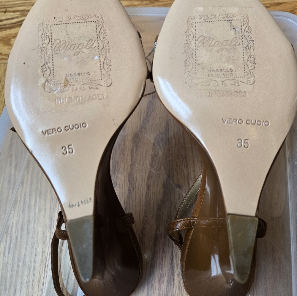 NIB Bruno Magli Women's Brown and Cream Sandals - Picture 9 of 11